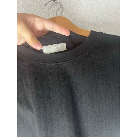Black Everlane shirt with a Lace like pattern detail - Picture 6 of 7